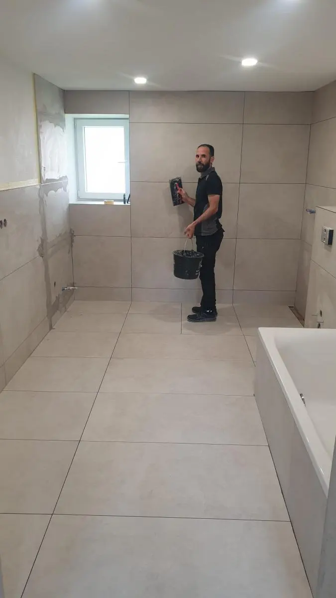 Ali Almoustafa · Inhaber
